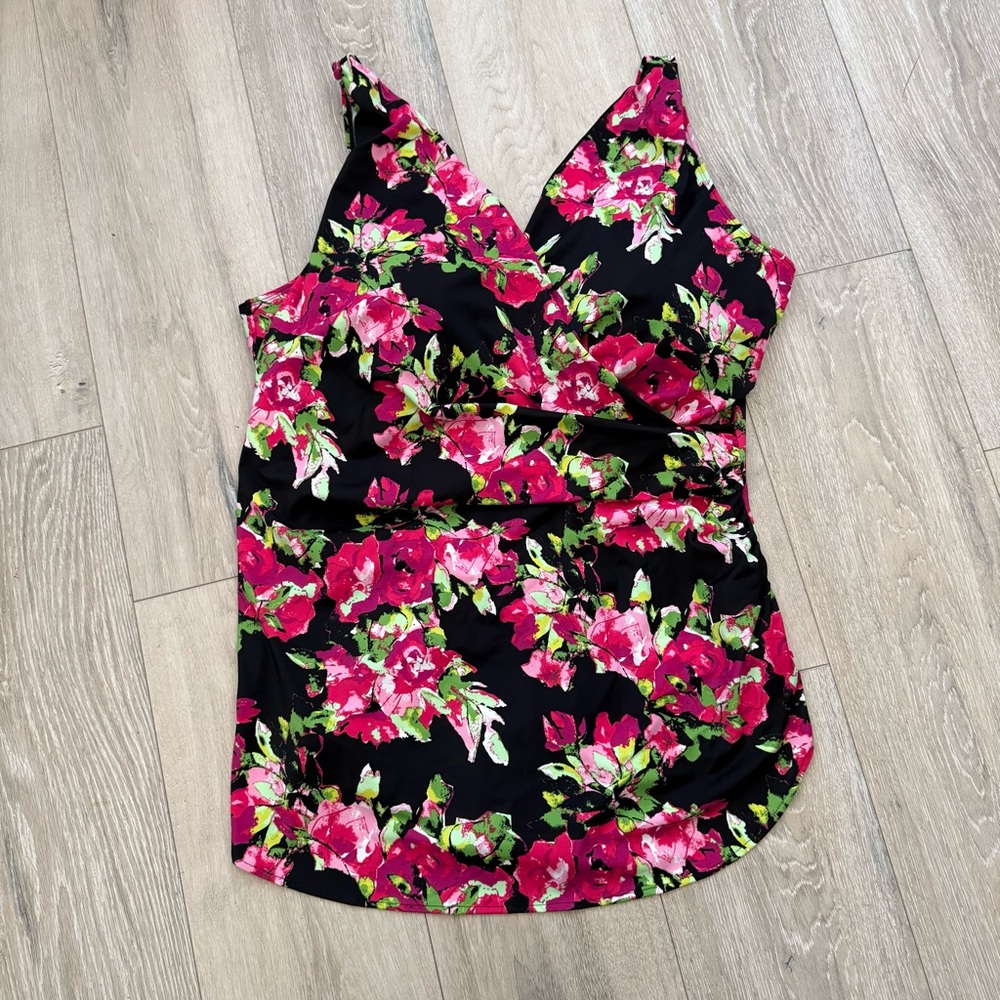 D&CO Beach Womens Swimsuit size 28W